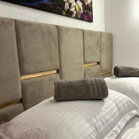 La Rosa Apartment *